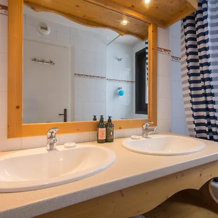 Sleeps 4 *