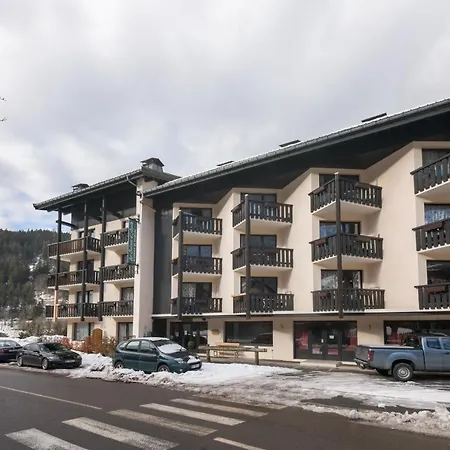 Sleeps 4 * Les Trabets
